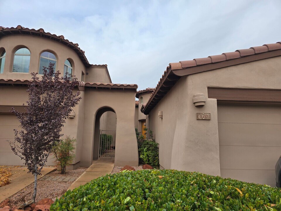 170 Colinas in Sedona, AZ - Building Photo