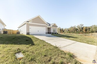 110 Garrett Ln in Bonaire, GA - Building Photo - Building Photo