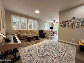 1915 Seabreeze St in Thousand Oaks, CA - Building Photo - Building Photo