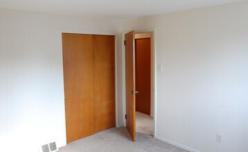 979 Glasgow St in Pottstown, PA - Building Photo - Building Photo