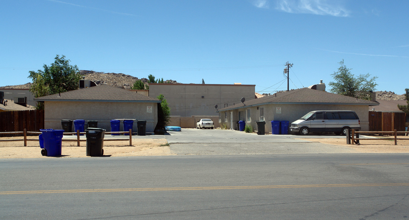 20195 Thunderbird Rd in Apple Valley, CA - Building Photo