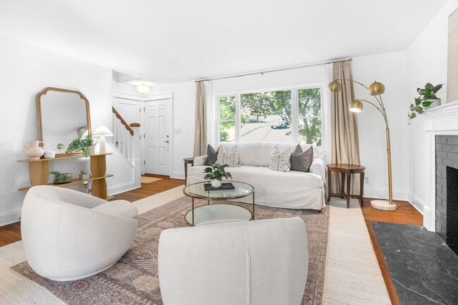 property at 130 Gaymoor Dr