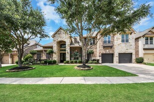 19410 Meadow Lakes Dr in Cypress, TX - Building Photo