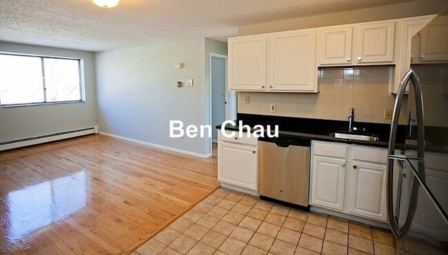 14 Murdock St, Unit 22 in Somerville, MA - Foto de edificio - Building Photo