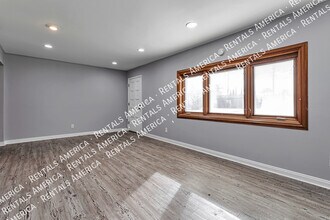 2964 E Clarendon Ave in Phoenix, AZ - Foto de edificio - Building Photo