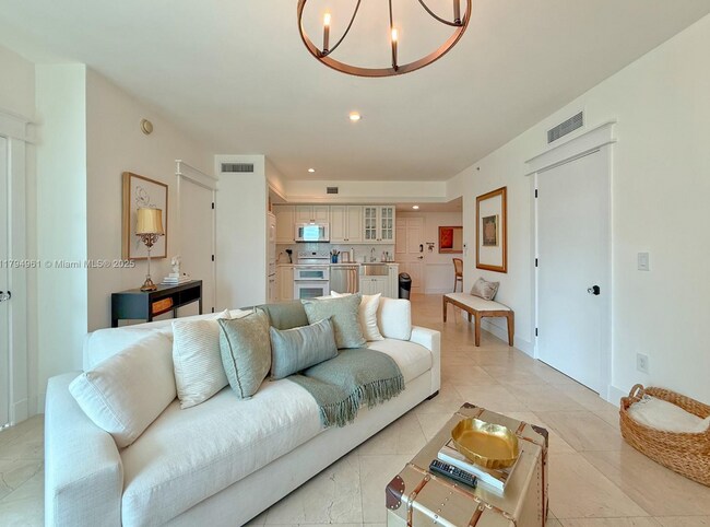 350 S Miami Ave in Miami, FL - Building Photo - Building Photo