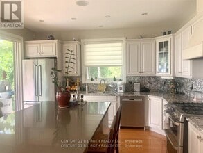 9 Greenwood Forest Rd in Oro-Medonte, ON - Building Photo - Building Photo