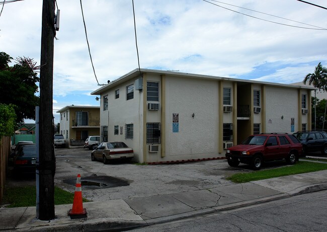 728 NW 4th St in Miami, FL - Building Photo - Building Photo