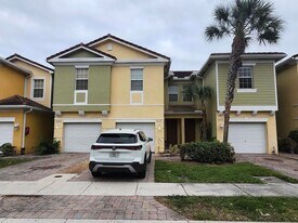 821 Pipers Cay Dr in West Palm Beach, FL - Building Photo