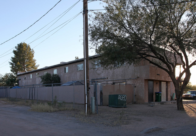 2680 N Country Club Rd in Tucson, AZ - Building Photo - Building Photo