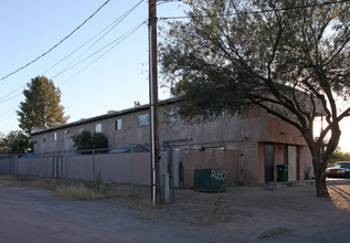 2680 N Country Club Rd in Tucson, AZ - Foto de edificio - Building Photo