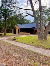 300 Dunnam Ave in Cleveland, TX - Building Photo - Building Photo