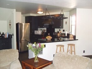 8726 Villa La Jolla Dr in San Diego, CA - Building Photo - Building Photo