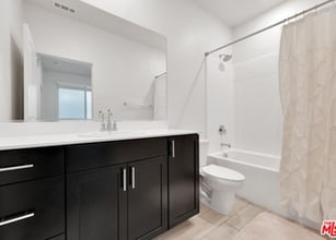 20624 Desert Ash Ln in Los Angeles, CA - Foto de edificio - Building Photo