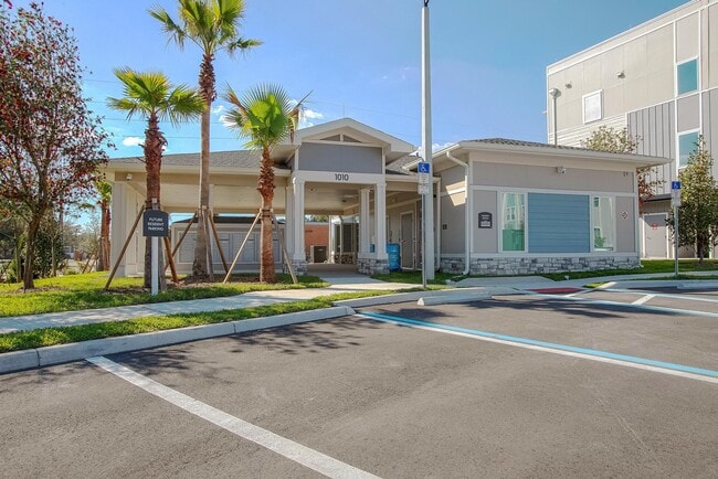 Banyan East Town in Altamonte Springs, FL - Building Photo - Building Photo