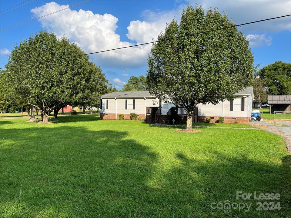 6241 Mt Pleasant Rd S in Concord, NC - Building Photo