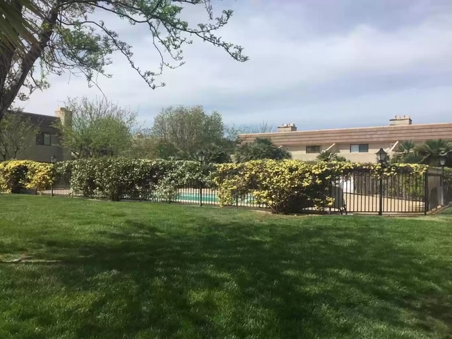 424 W Avenue J5, Unit 29