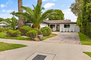 13353 Erwin St, Unit 13355 in Van Nuys, CA - Building Photo