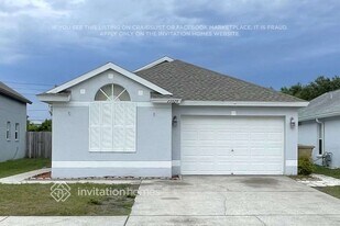 22629 St Thomas Cir in Lutz, FL - Building Photo