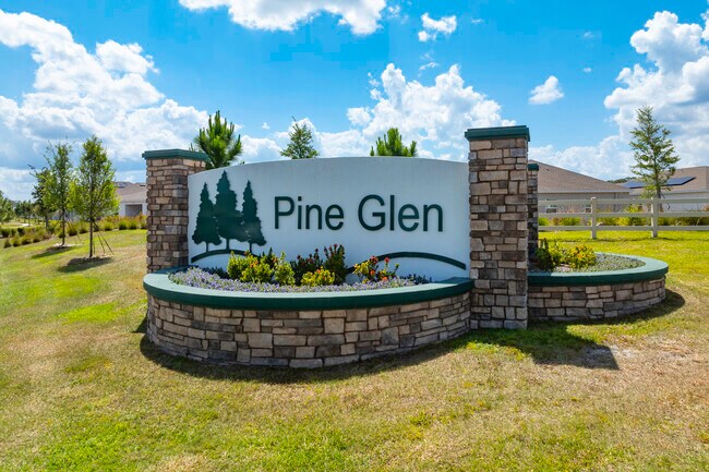 Pine Glen in St. Cloud, FL - Foto de edificio - Building Photo