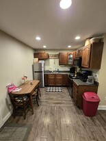 45 Main St, Unit #1 - Single Main St APT Apartamentos