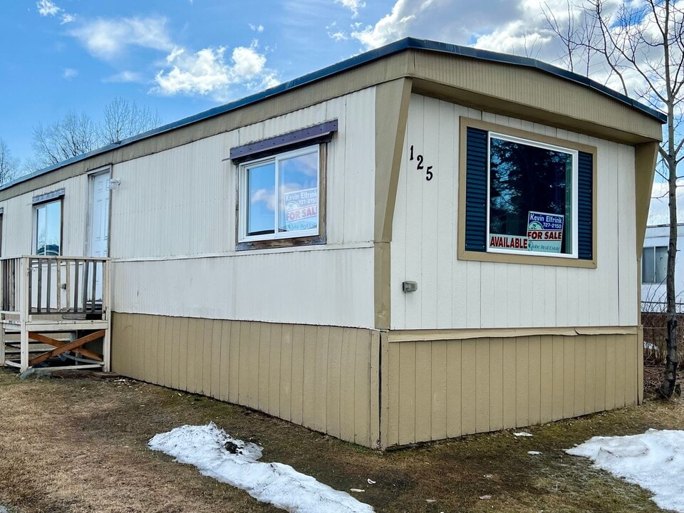 9499 Brayton Dr in Anchorage, AK - Building Photo