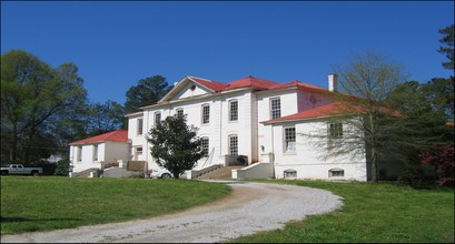 307 N Main St in Franklinton, NC - Foto de edificio - Building Photo