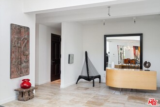 2328 San Ysidro Dr in Beverly Hills, CA - Building Photo - Building Photo