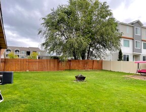 1485 Sandhill Rd in Orem, UT - Foto de edificio - Building Photo