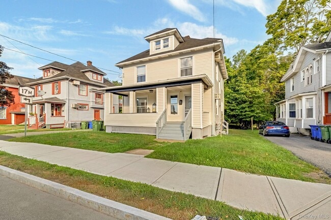 100 Academy Ave in Middletown, NY - Building Photo - Building Photo