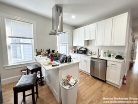 76 Marine Rd, Unit 3 Apartamentos