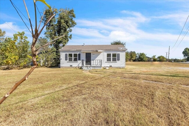 2000 N Douglas Blvd in Oklahoma City, OK - Building Photo - Building Photo
