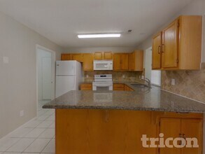 5000 Poplar Glen Dr in Matthews, NC - Building Photo - Building Photo