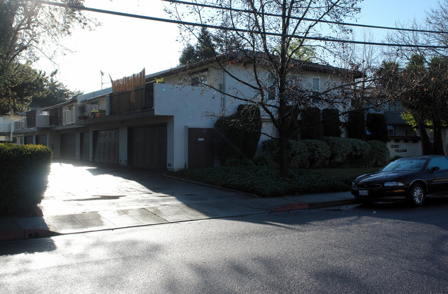 231 Easy St in Mountain View, CA - Foto de edificio - Building Photo