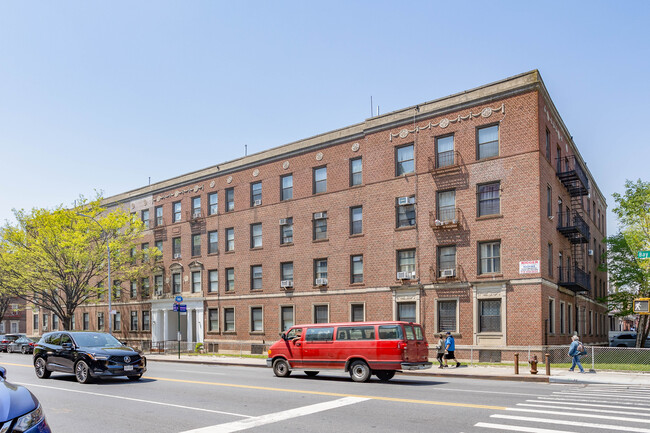 8320 Bay Pky in Brooklyn, NY - Building Photo - Building Photo