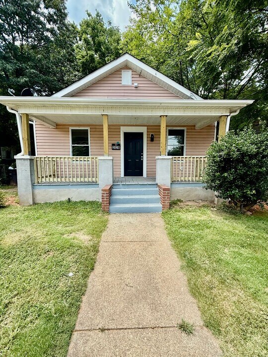 2028 Milford St in Winston-Salem, NC - Building Photo
