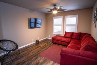 5323 Dannelly Field in San Antonio, TX - Building Photo - Building Photo