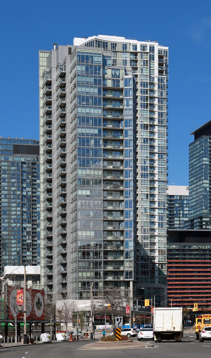 Harbourview Estates in Toronto, ON - Building Photo