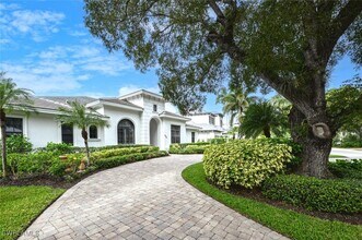 600 6th Ave N in Naples, FL - Foto de edificio - Building Photo