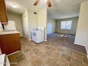 9409 La Grange Rd in Louisville, KY - Building Photo - Building Photo