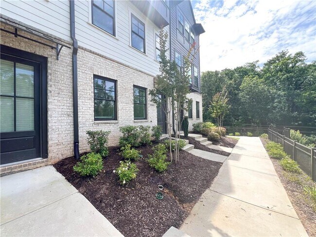 6605 Beacon Dr in Sandy Springs, GA - Building Photo - Building Photo