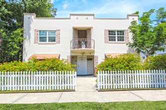 801 Grove St N in St. Petersburg, FL - Building Photo - Building Photo