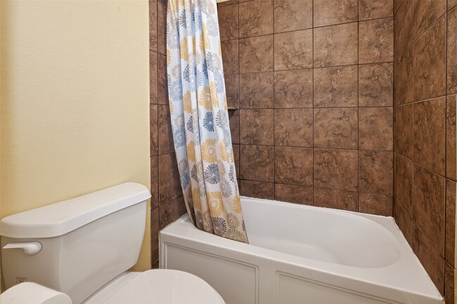 property at 6018 Gracys Landing Ln