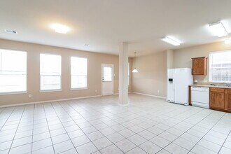 6831 Silver Shores Ln in Katy, TX - Building Photo - Building Photo