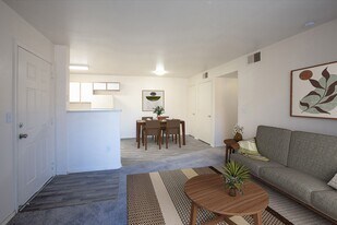 Aspen Ridge in Albuquerque, NM - Building Photo