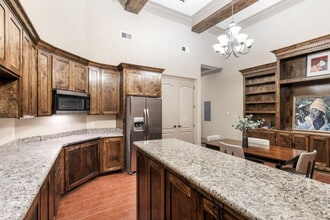 30 Baronne St in New Orleans, LA - Foto de edificio - Building Photo