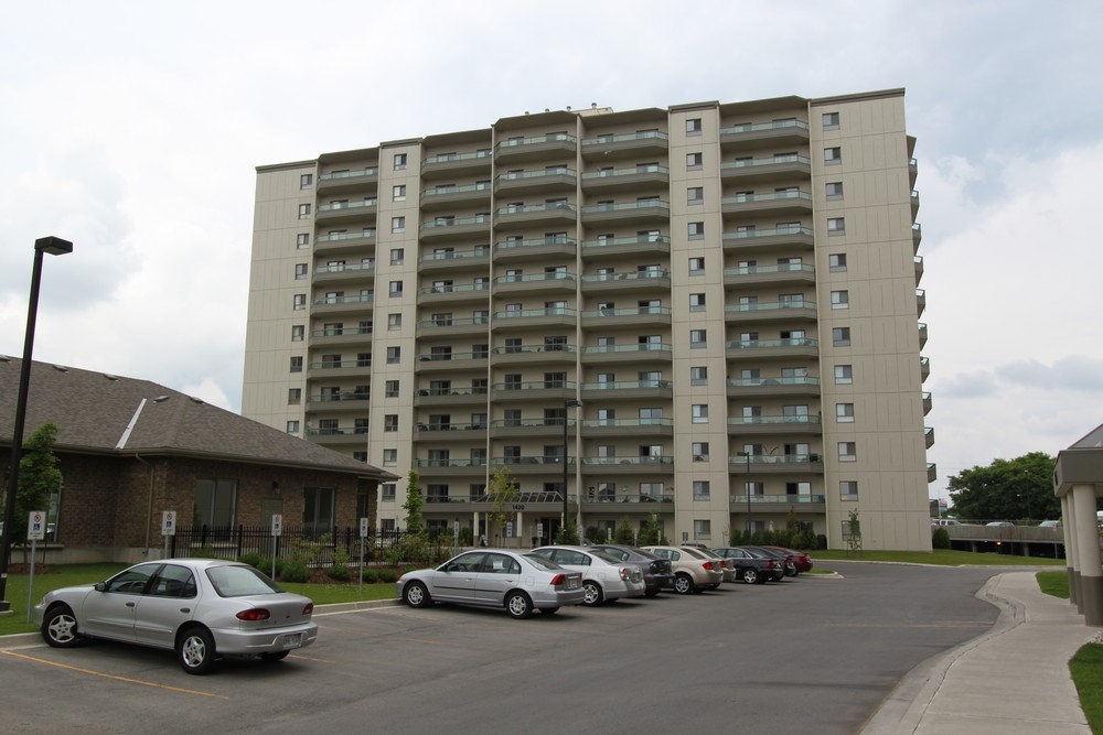 Beaverbrook Towers III in London, ON - Building Photo