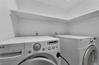 23032 Hamlin St in Los Angeles, CA - Building Photo - Building Photo
