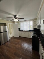 21 Homestead Rd, Unit 21 Homestead in Woonsocket, RI - Building Photo