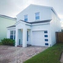 3329 Apache Ln in Margate, FL - Building Photo